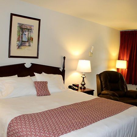 The Chalet Motel Mequon Екстер'єр фото