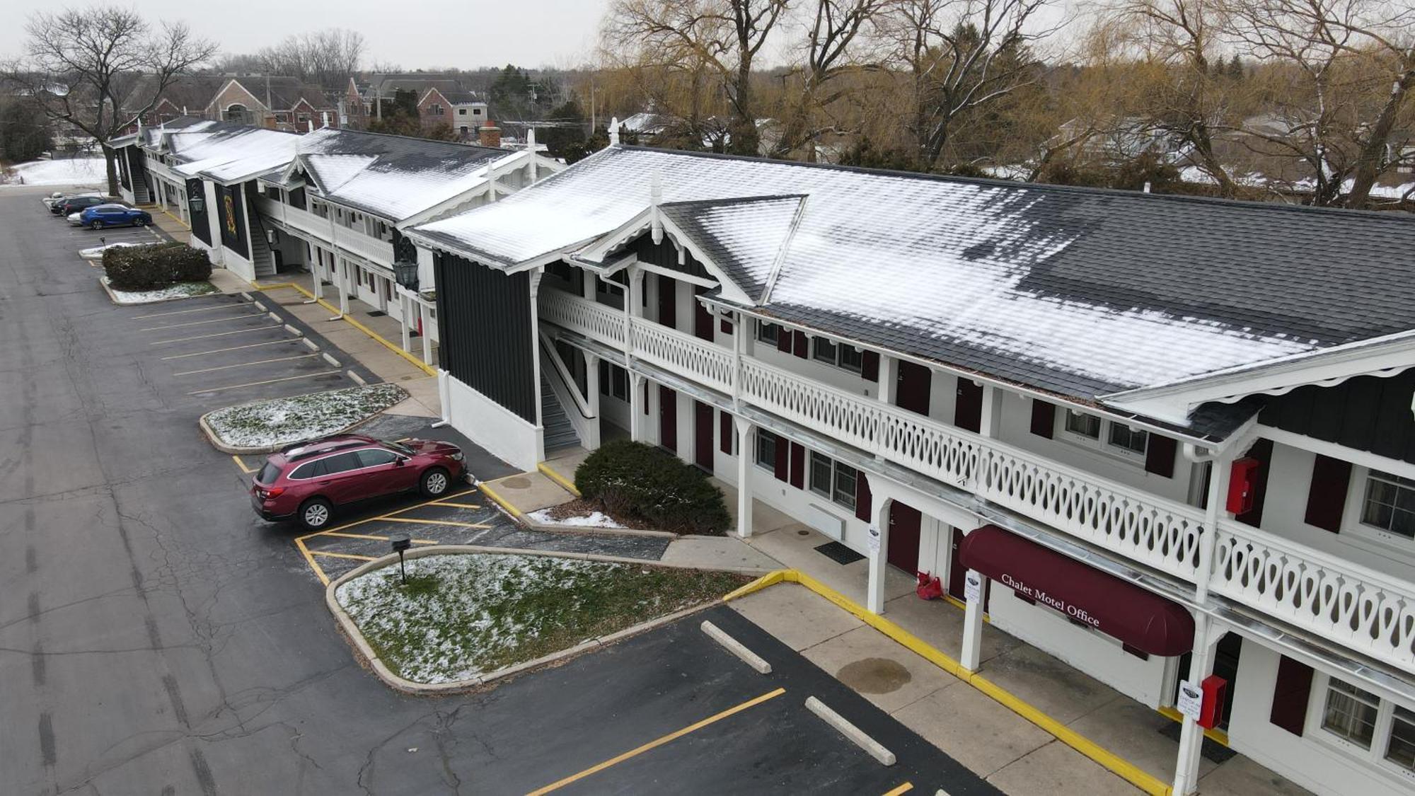 The Chalet Motel Mequon Екстер'єр фото