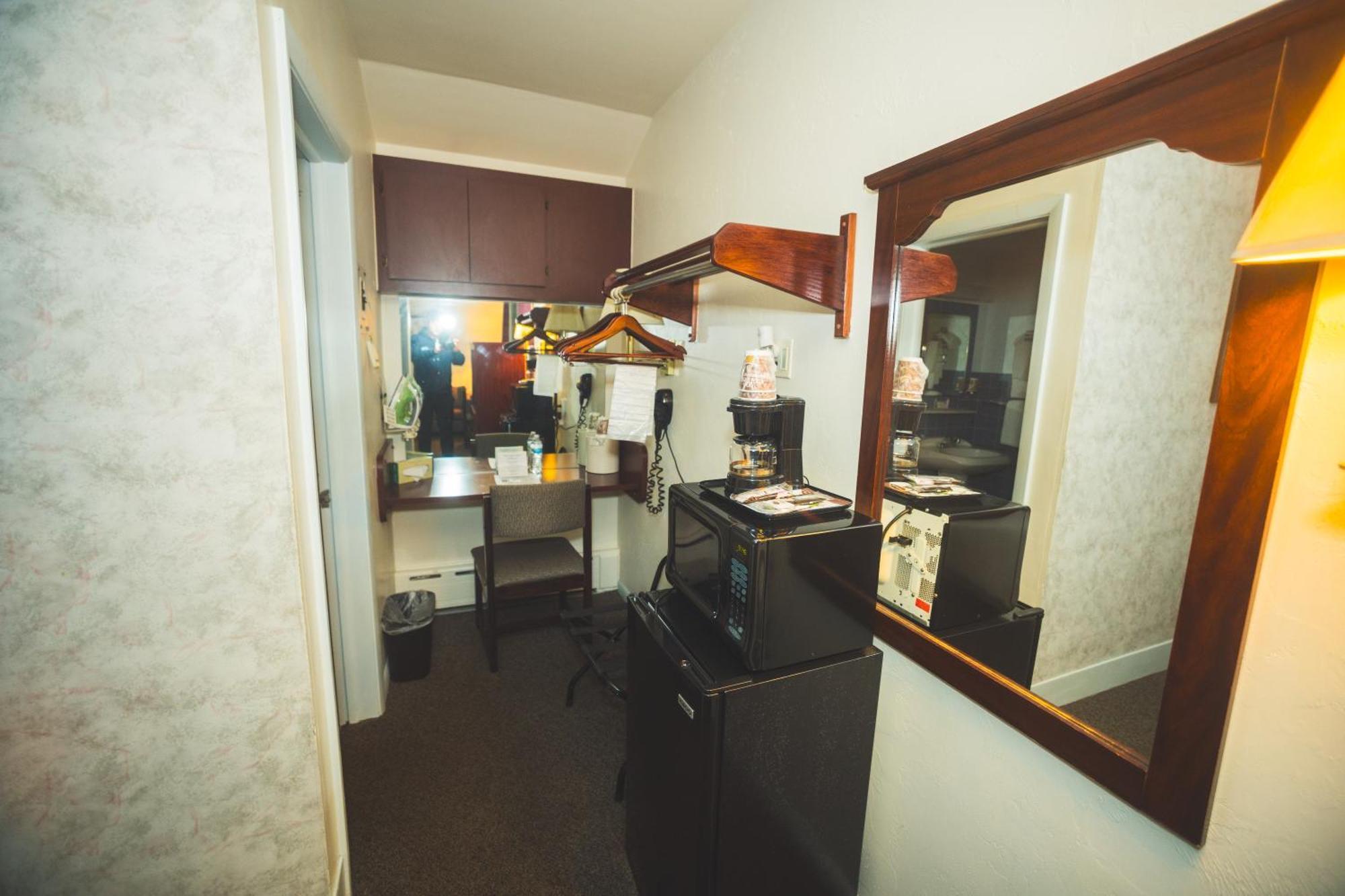 The Chalet Motel Mequon Екстер'єр фото