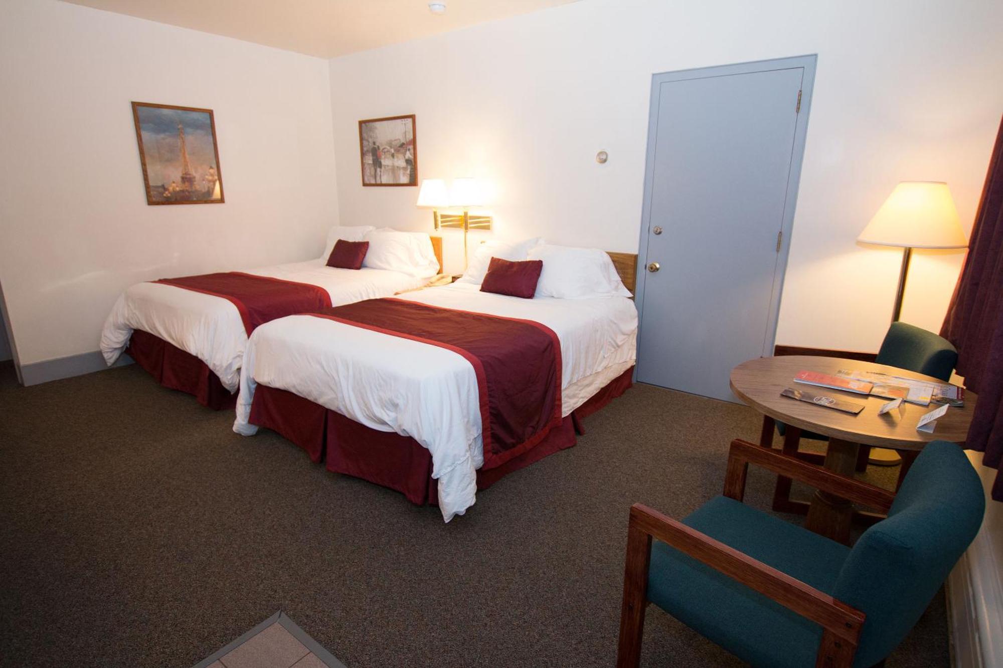 The Chalet Motel Mequon Екстер'єр фото