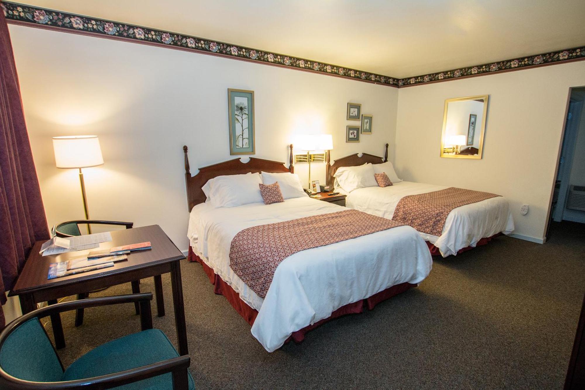 The Chalet Motel Mequon Екстер'єр фото