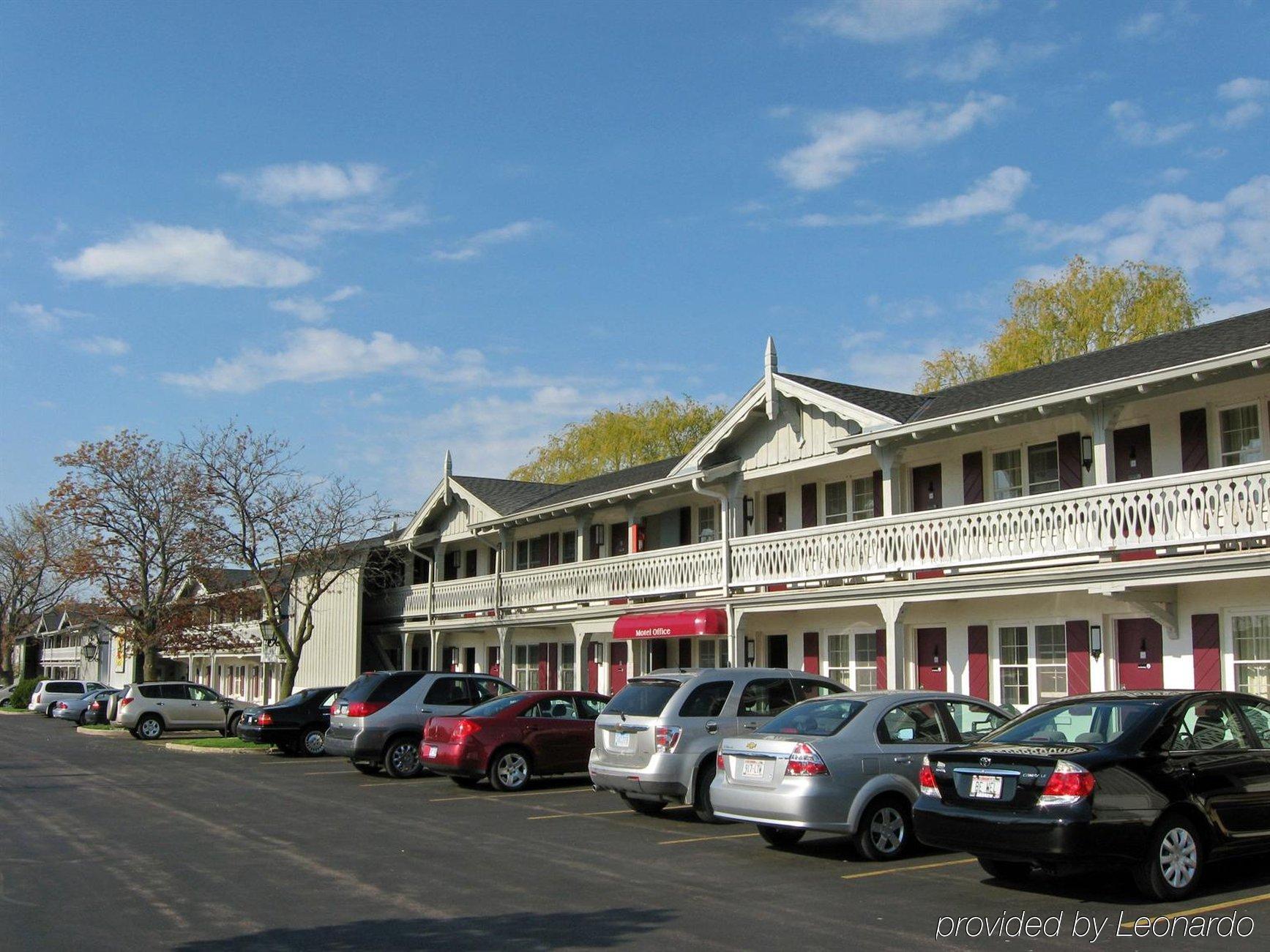 The Chalet Motel Mequon Екстер'єр фото