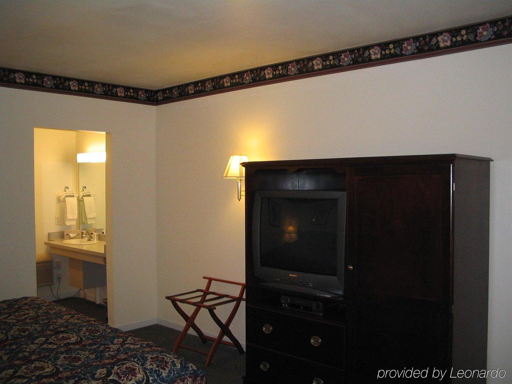 The Chalet Motel Mequon Номер фото