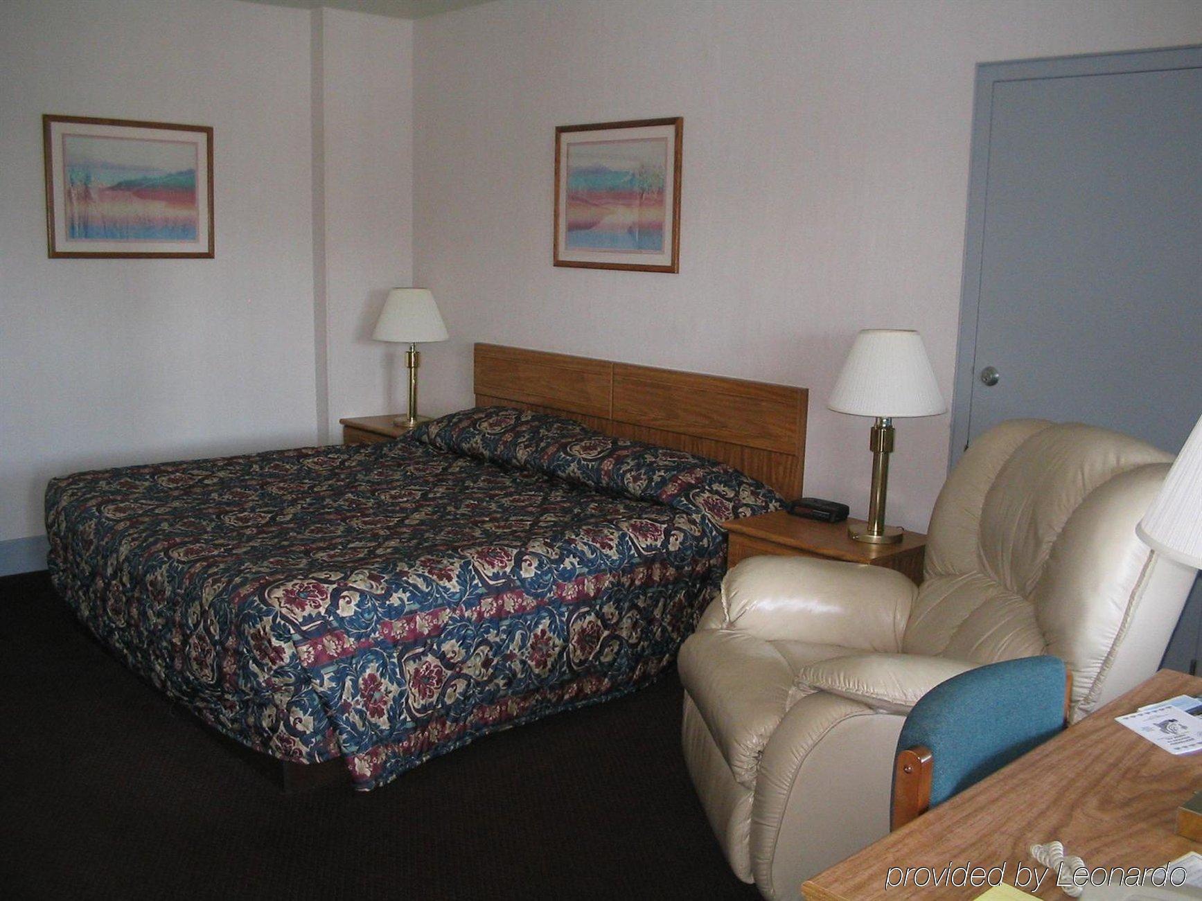 The Chalet Motel Mequon Номер фото