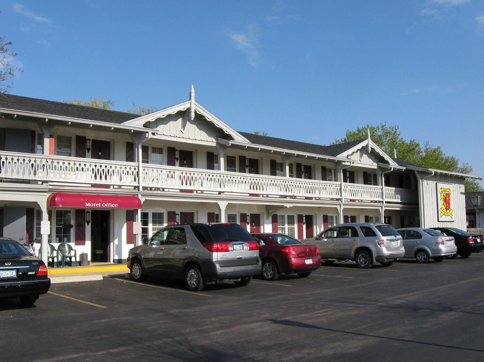 The Chalet Motel Mequon Екстер'єр фото