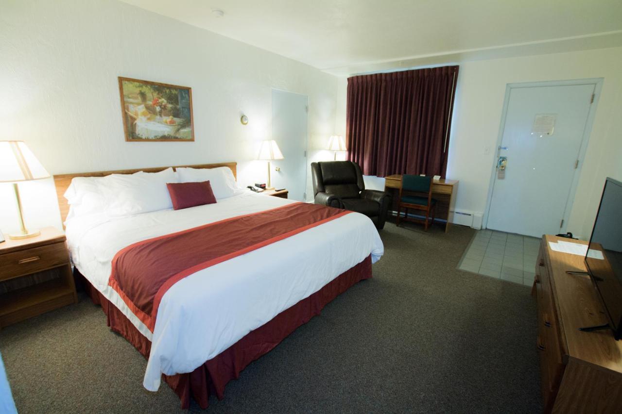 The Chalet Motel Mequon Екстер'єр фото