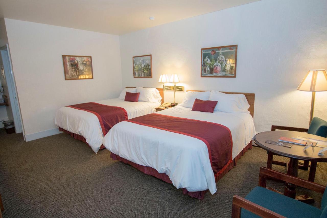 The Chalet Motel Mequon Екстер'єр фото